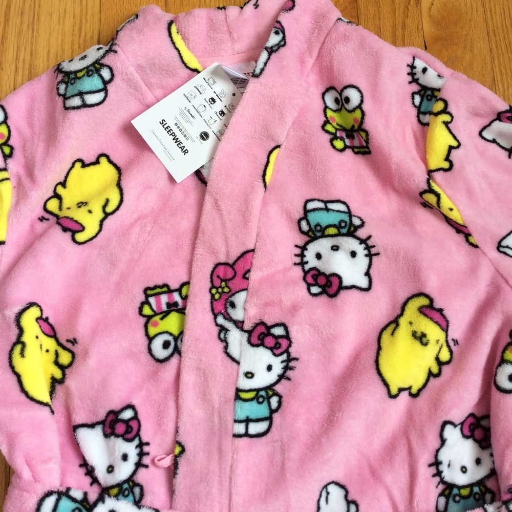 Hello kitty robe - Picture 2 of 5